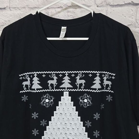 O CHEMIST TREE Science Periodic Table Christmas Tee Black Holiday Shirt Men's - Picture 2 of 10